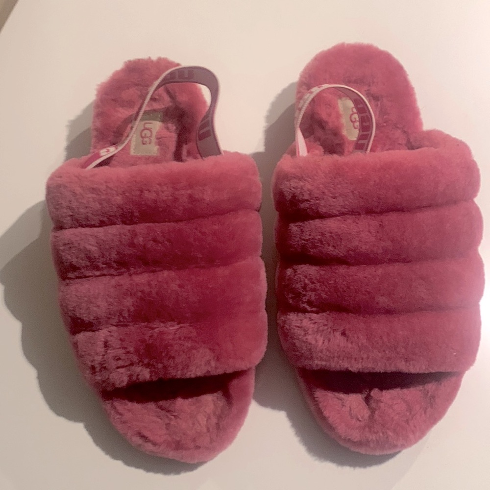 Women’s size 9 UGG Fluff Yeah slide
